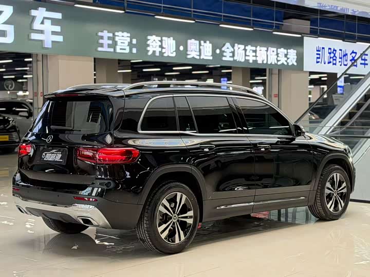 Фото 9 - Mercedes-Benz GLB-Class