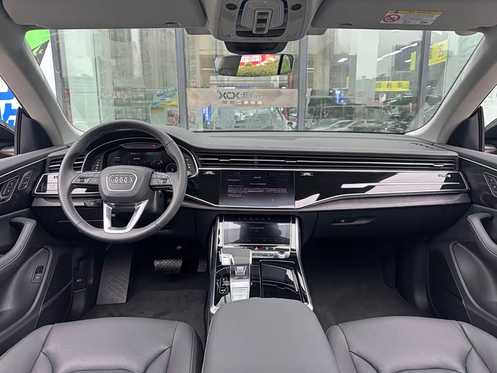Фото 8 - Audi Q8