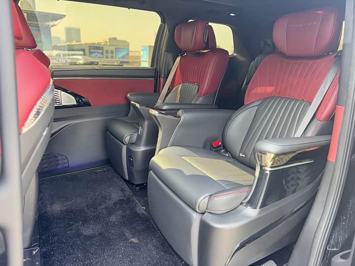 Фото 7 - GAC Trumpchi M8