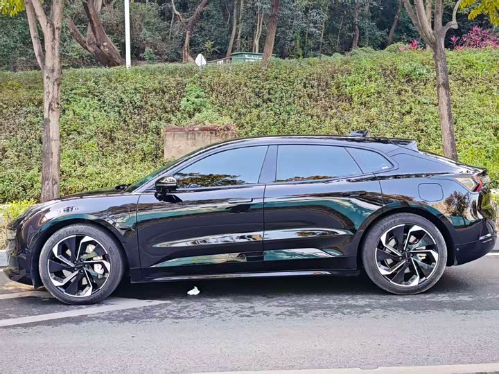 Фото 3 - Zeekr 001