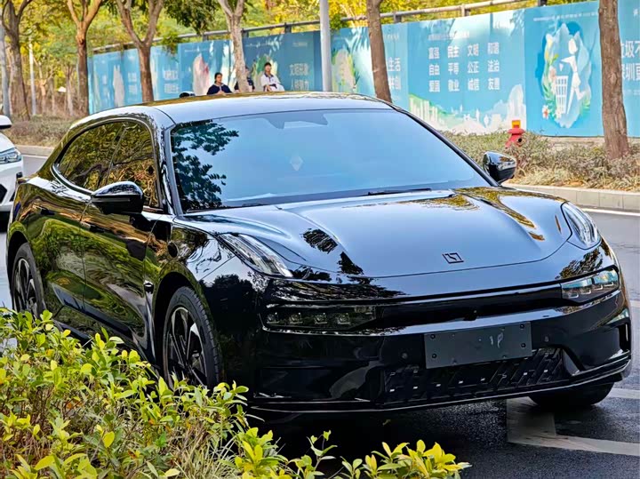 Фото 6 - Zeekr 001