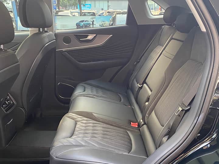 Фото 9 - Hongqi HS5