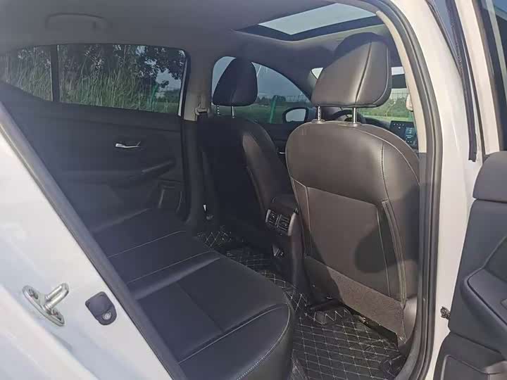 Фото 7 - Nissan Sylphy