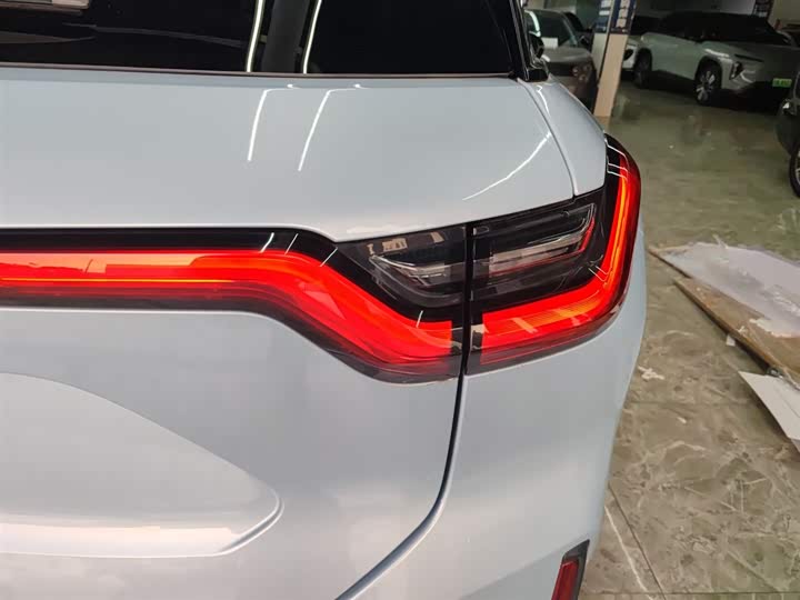 Фото 8 - Nio ES6