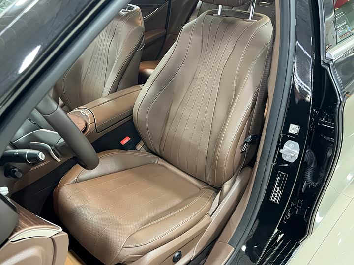 Фото 7 - Mercedes-Benz E-Class