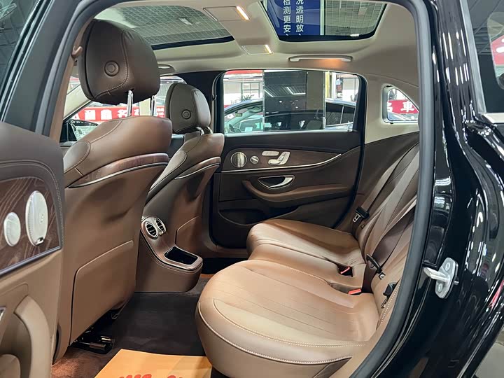 Фото 9 - Mercedes-Benz E-Class