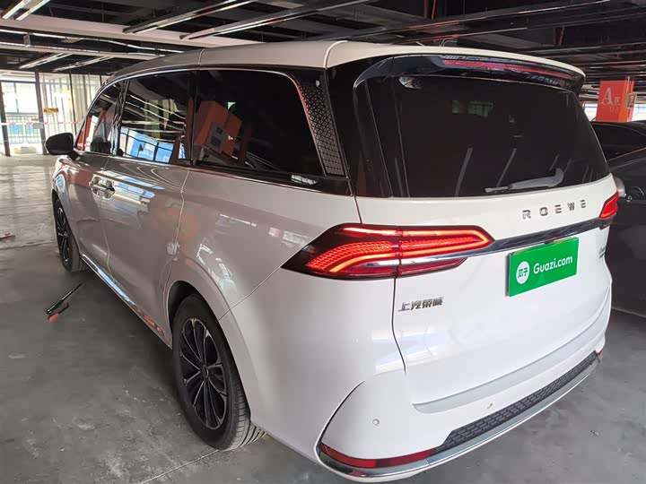 Фото 5 - Roewe iMax 8