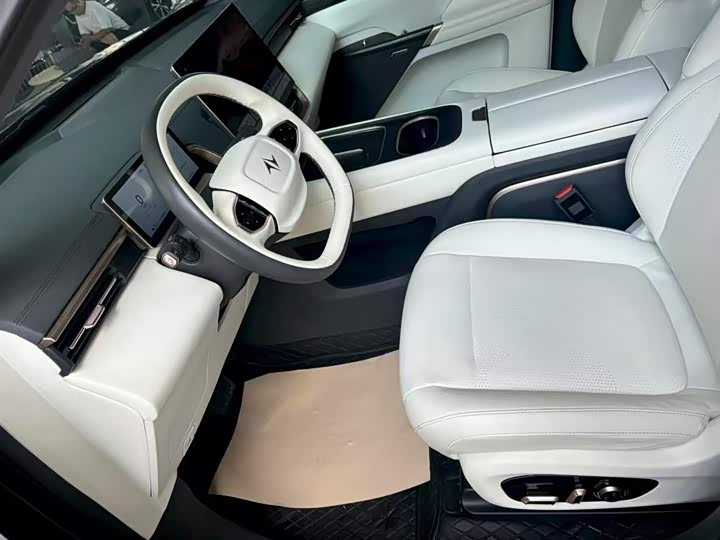 Photo 7 - Dongfeng Yipai eπ 008