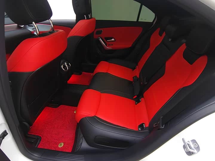 Фото 4 - Mercedes-Benz A-Class AMG