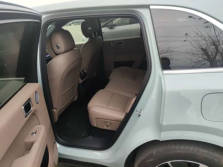 Фото 8 - LiXiang L6