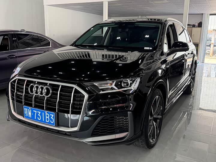 Фото 1 - Audi Q7