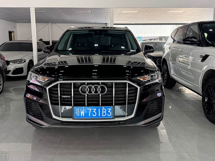 Фото 2 - Audi Q7