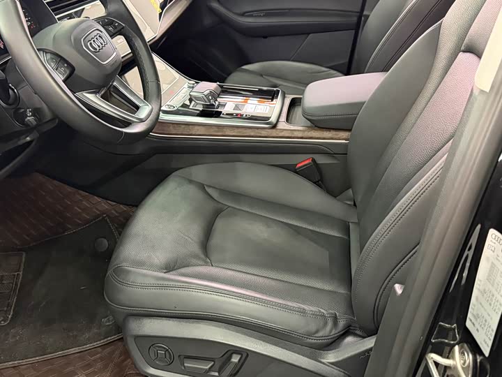 Фото 5 - Audi Q7