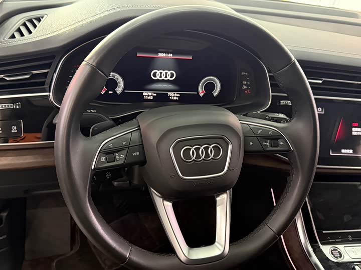 Фото 7 - Audi Q7