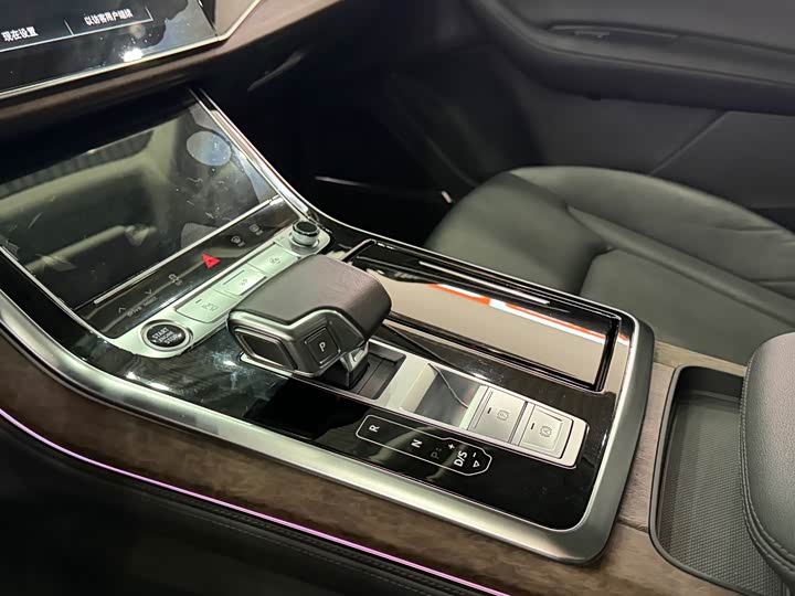 Фото 8 - Audi Q7