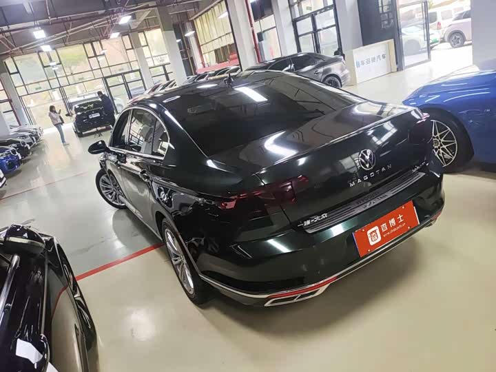 Фото 4 - Volkswagen Magotan