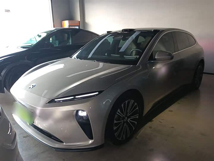 Фото 1 - Nio ET5T