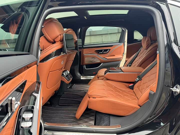 Фото 6 - Mercedes-Benz Maybach S-Class