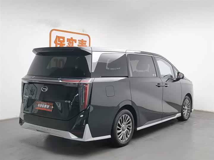 Фото 2 - GAC Trumpchi M8