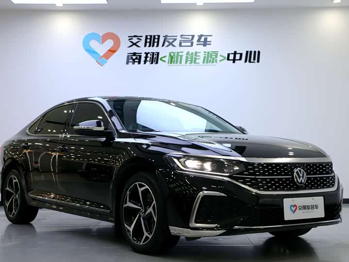 Фото 2 - Volkswagen Passat