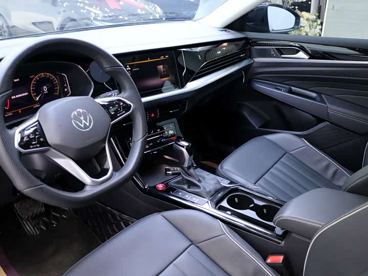 Фото 7 - Volkswagen Passat