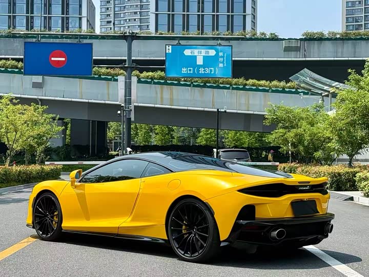 Фото 7 - McLaren GT