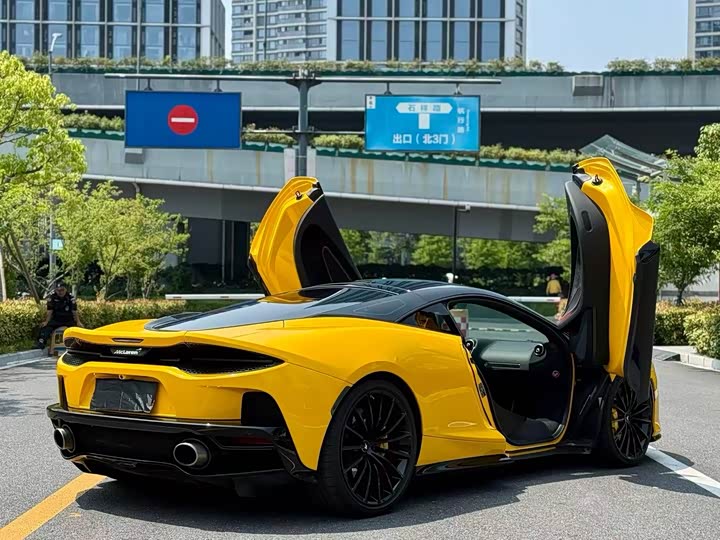 Фото 9 - McLaren GT