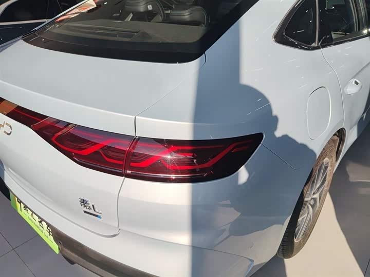 Фото 8 - BYD Qin L