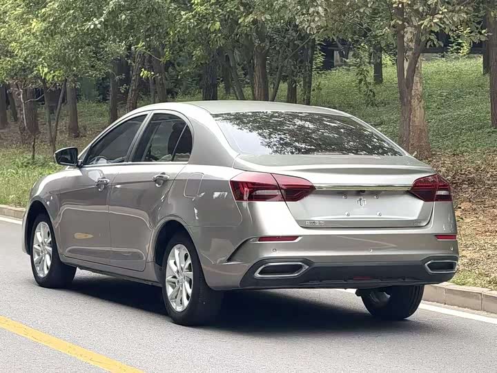 Фото 3 - Geely Emgrand