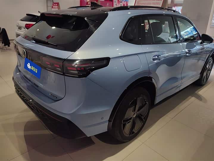 Фото 3 - Volkswagen Tiguan L Pro