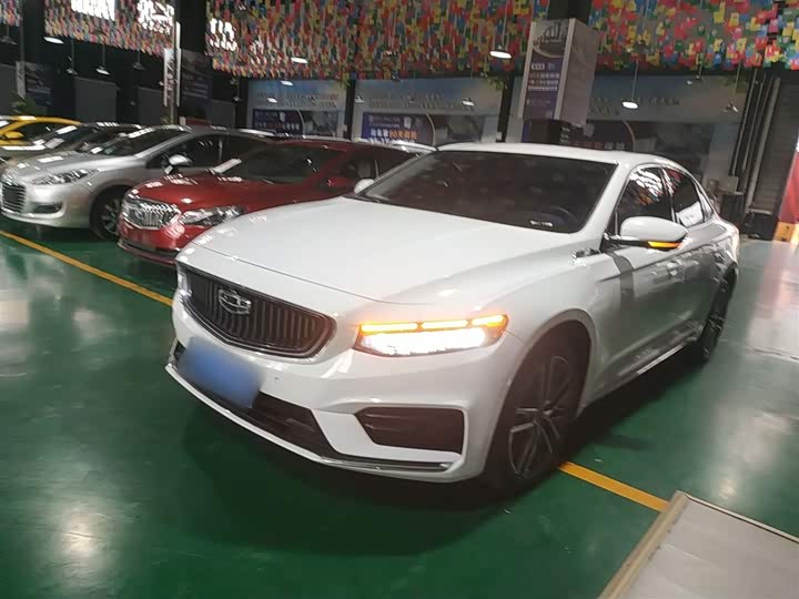 Фото 2 - Geely Preface