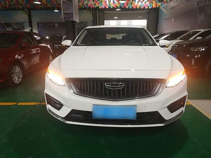 Фото 3 - Geely Preface