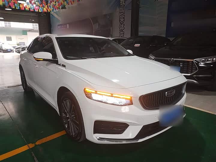 Фото 4 - Geely Preface