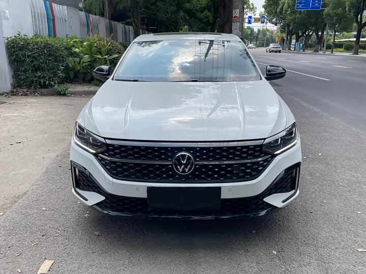 Фото 1 - Volkswagen Lavida