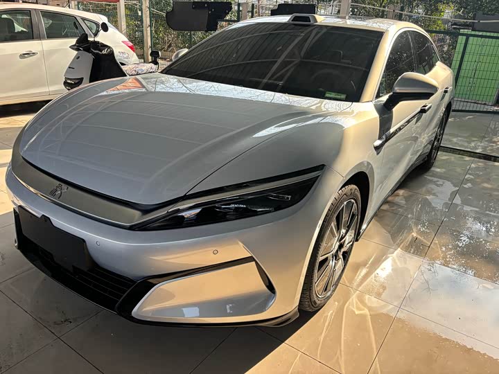 Фото 1 - BYD Han L