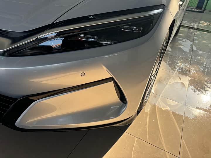 Фото 2 - BYD Han L