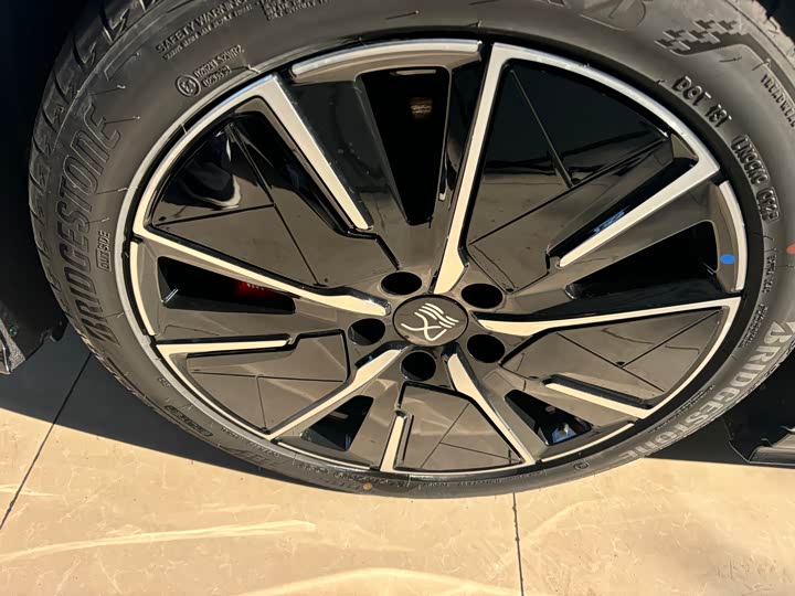 Фото 3 - BYD Han L