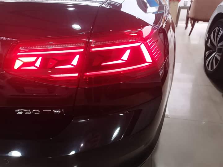 Фото 8 - Volkswagen Magotan