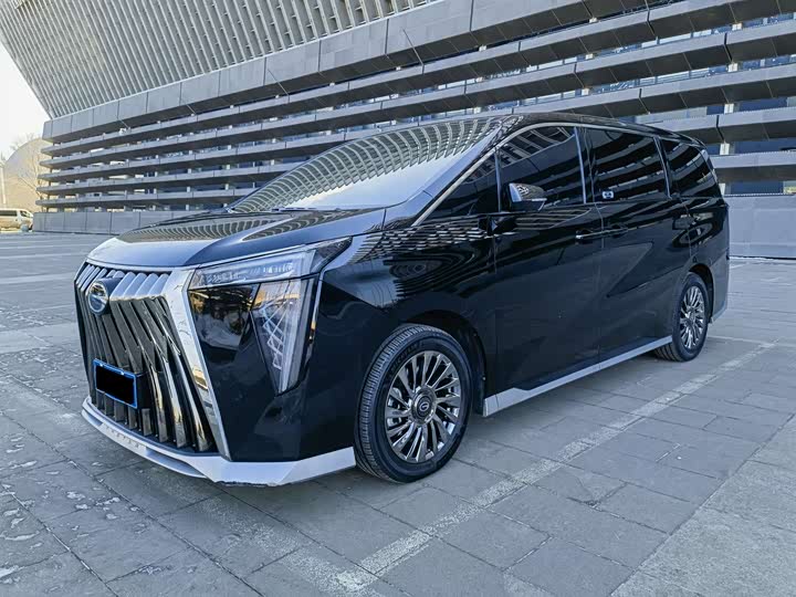 Фото 1 - GAC Trumpchi M8