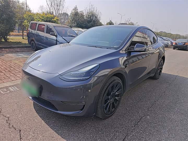 Фото 1 - Tesla Model Y