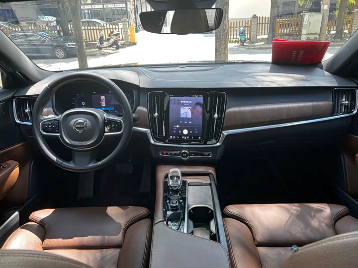 Фото 5 - Volvo S90