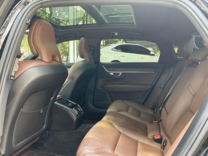 Фото 6 - Volvo S90