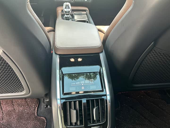 Фото 7 - Volvo S90