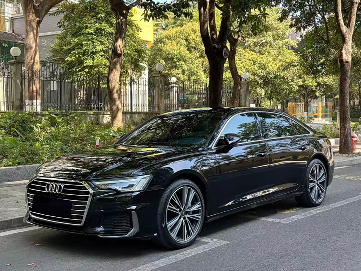 Фото 1 - Audi A6L