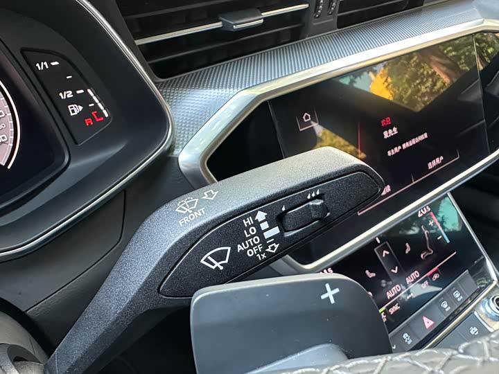 Фото 5 - Audi A6L