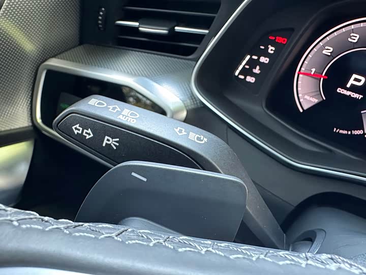 Фото 6 - Audi A6L