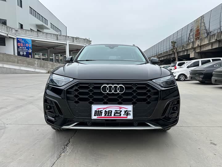 Фото 2 - Audi Q5L