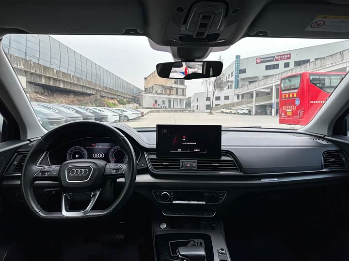 Фото 6 - Audi Q5L