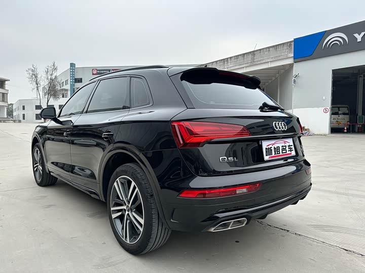 Фото 7 - Audi Q5L