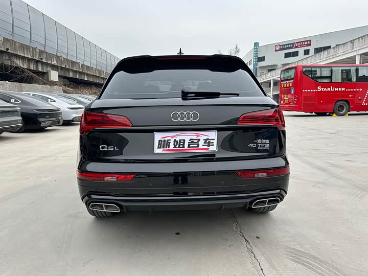 Фото 8 - Audi Q5L